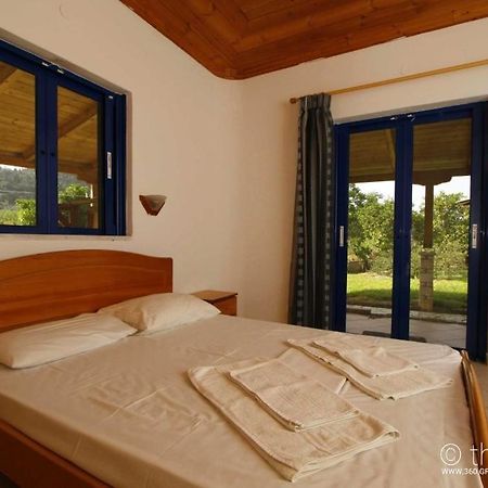 Orange Apartments Vasiliki  Bagian luar foto