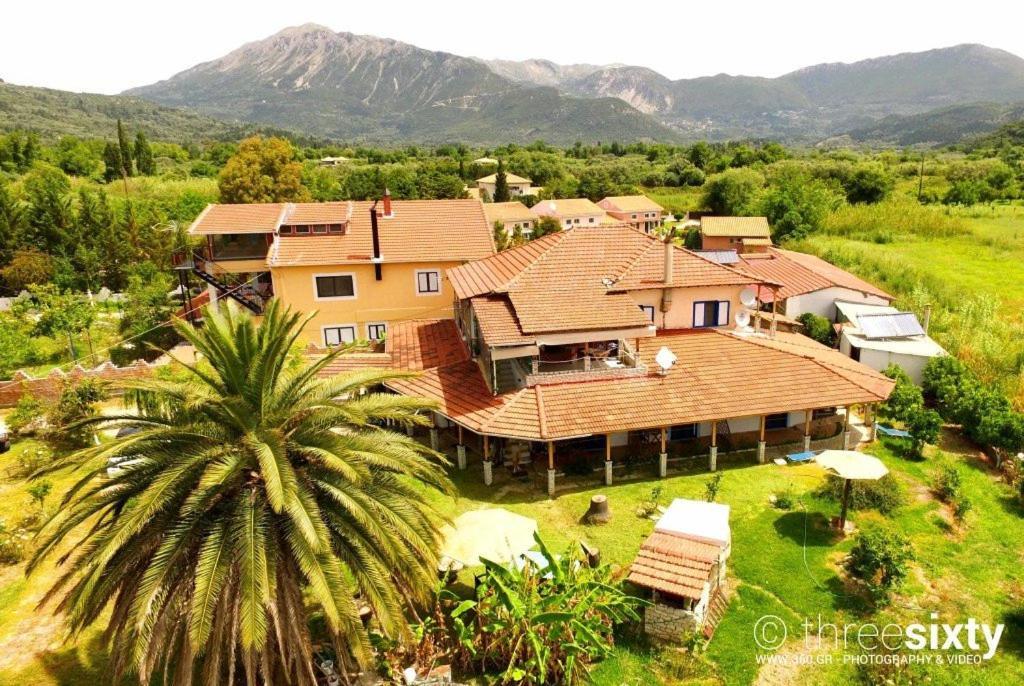 Orange Apartments Vasiliki  Bagian luar foto