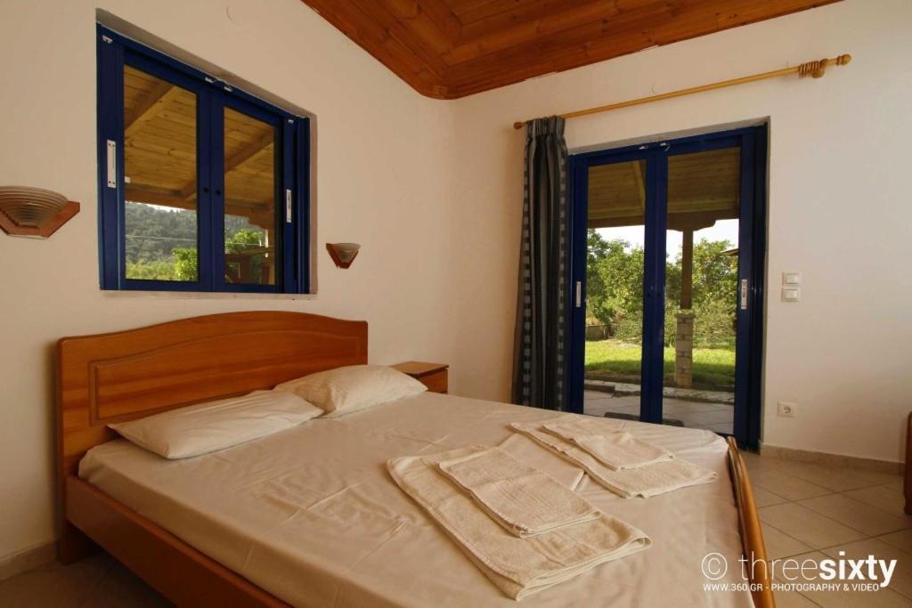 Orange Apartments Vasiliki  Bagian luar foto